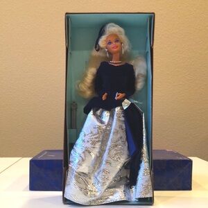 SALE Barbie Vintage Avon 1995 Exclusive Elegant Blue Velvet Silver Doll NIB